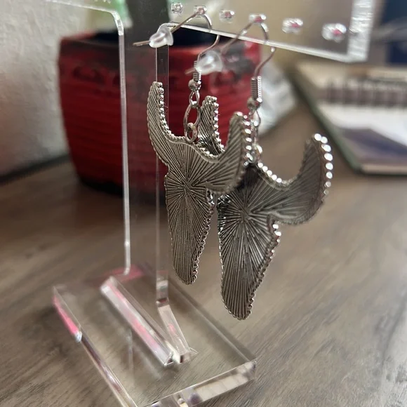 $11 or 3/$15🌵🤠 Western Cowhead Faux Cowhide Leopard-print Dangle earrings ✨ - Picture 5 of 5